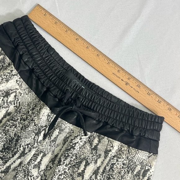 Joe’s Python Snake Print Shorts XSmall Bermuda Multimedia Leather & Fabric - Picture 7 of 13